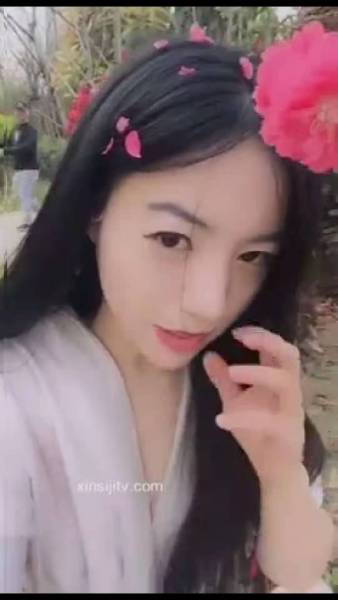 【补链8.25】【主播】非常骚气的主播陈丝丝小区白天露出。【68.0MB/百度云】