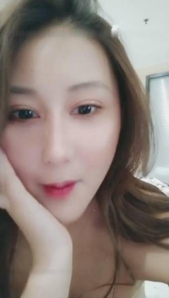 (我甜透了)姐妹主播1V 969MB【百度网盘】