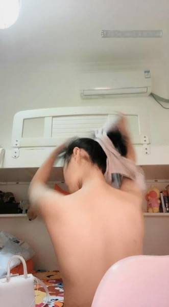 新人主播在校大一学妹蝶碟第一天播首秀【4V/1.21G】【百度云】