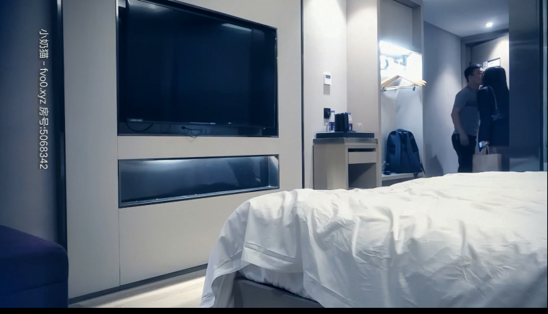 小七小天探花再约性感骚气眼镜妹子啪啪，开档黑丝摄抬腿侧入抱起来猛操{百度网盘 永久链接 失效可补} 1v 3.78G