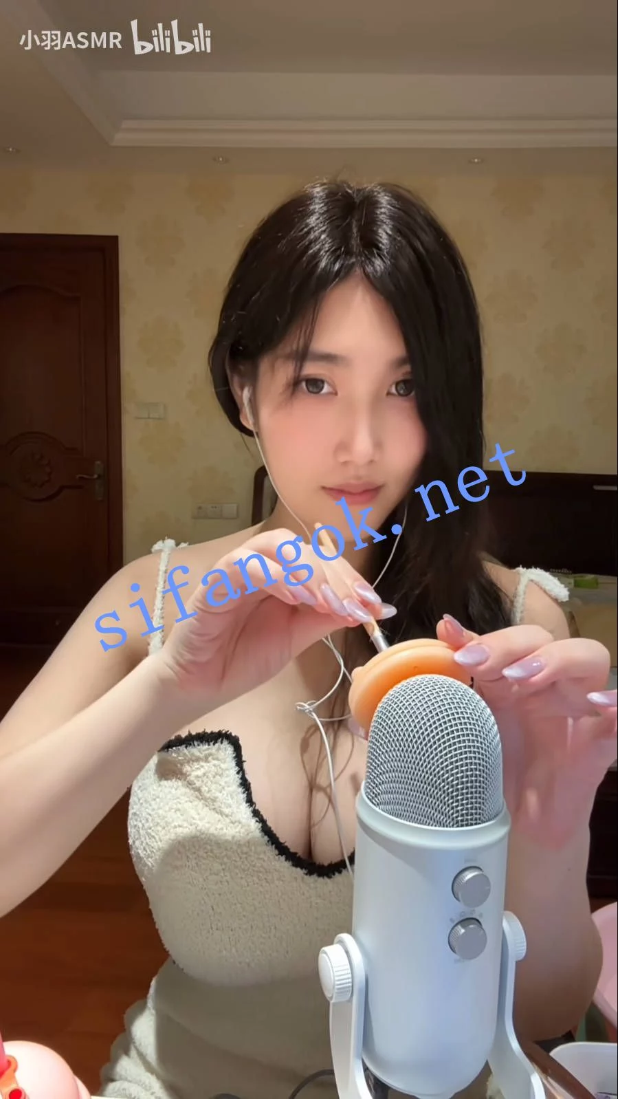 ✅B站 小羽ASMR-2 木瓜巨乳 露脸露点 道具玩弄巨乳 呻吟